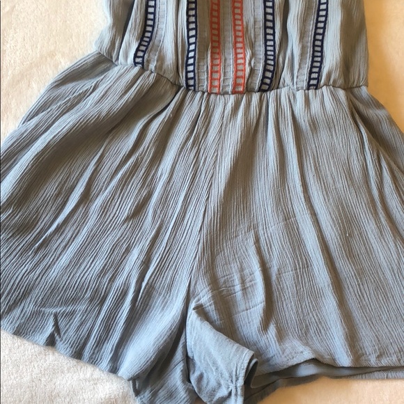 Flowy Romper - Picture 2 of 3